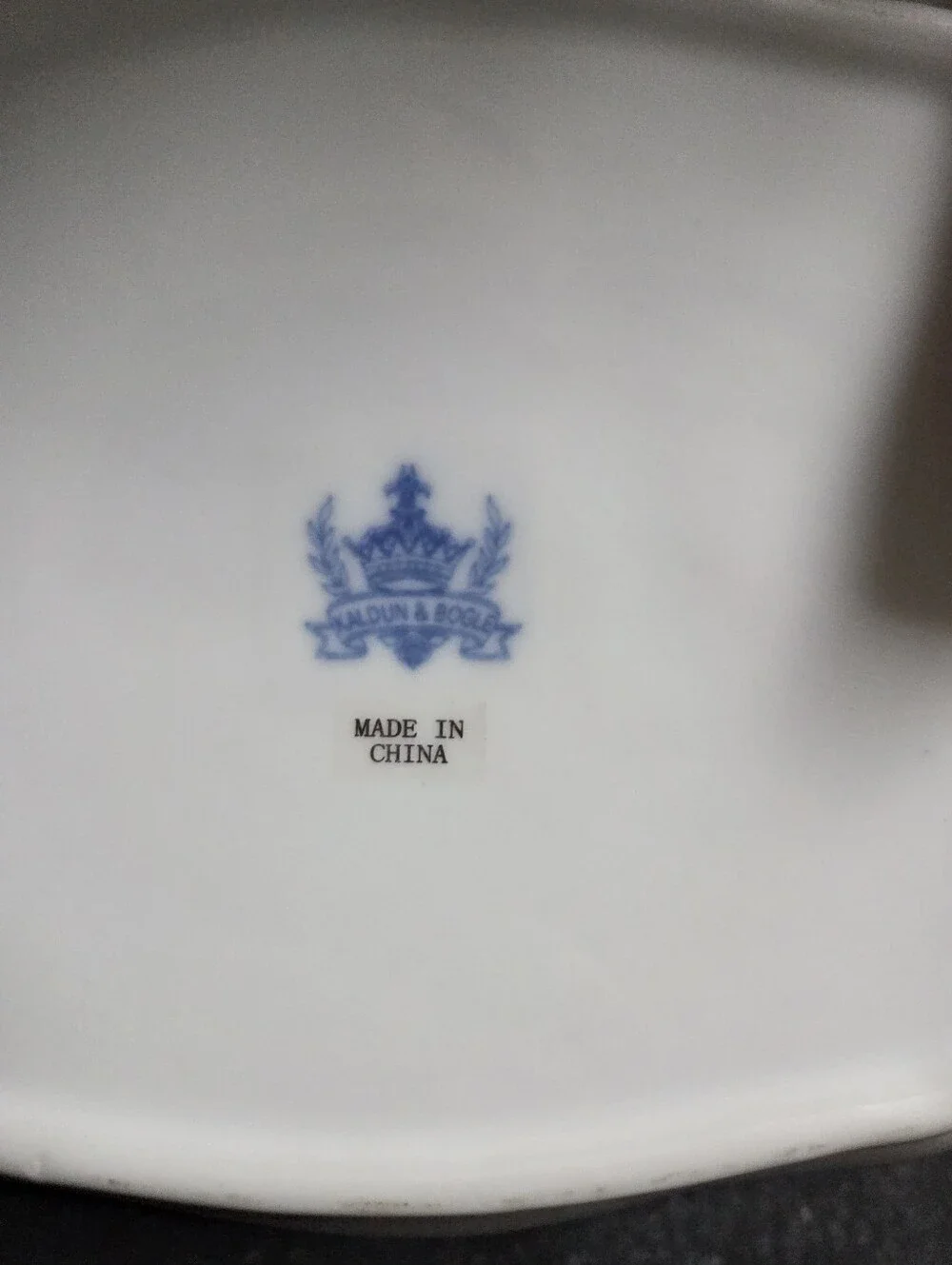 Kaldun & Bogle White Covered Vegetable Bowl Soup Tureen Serving Dish 9